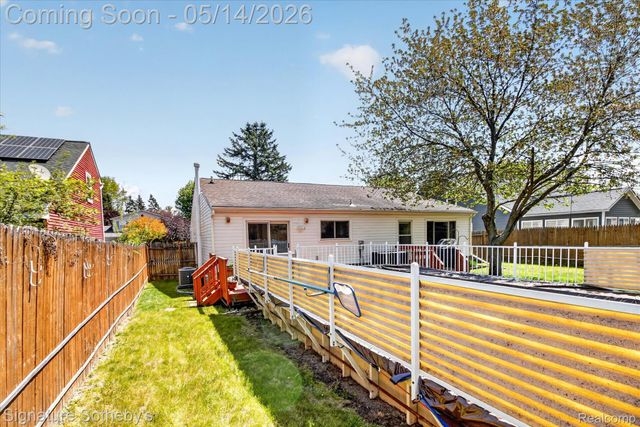 24563 Kings Pointe, Novi, MI 48375