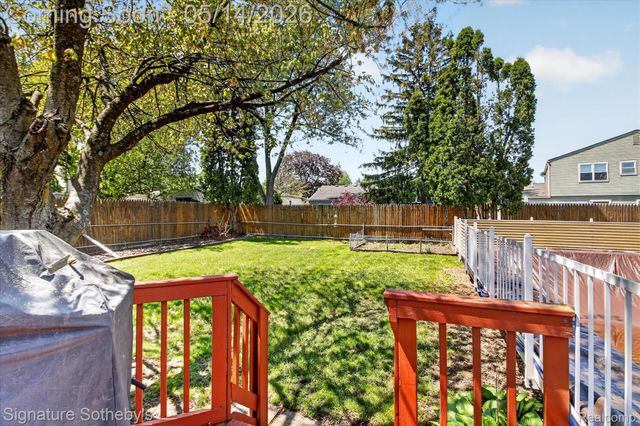 24563 Kings Pointe, Novi, MI 48375