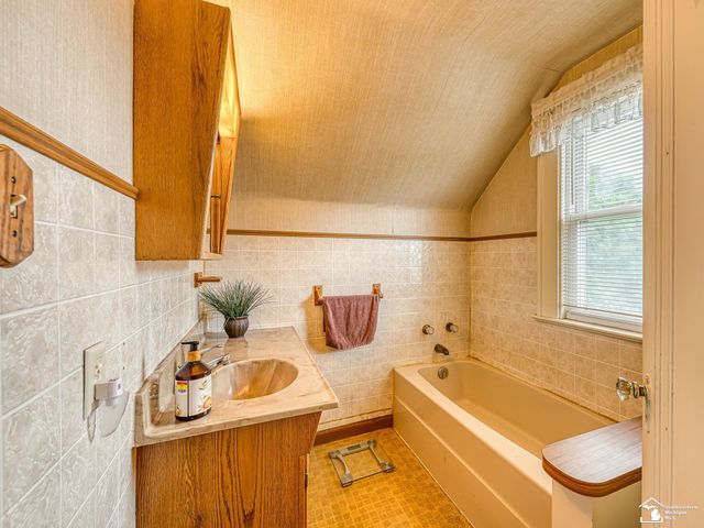 4973 N Dixie Highway, Newport, MI 48166