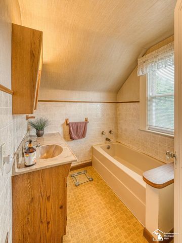 4973 N Dixie Highway, Newport, MI 48166