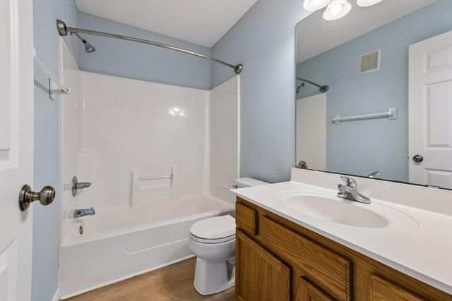 3327 Glynwater Trail NW, Prior Lake, MN 55372