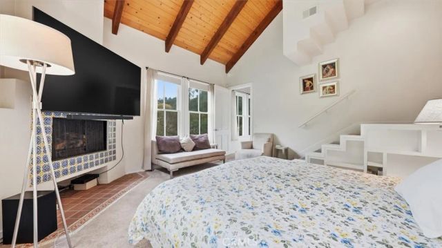 9856 Portola Drive, Beverly Hills, CA 90210