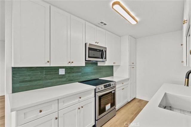 5400 Newcastle, Encino, CA 91316