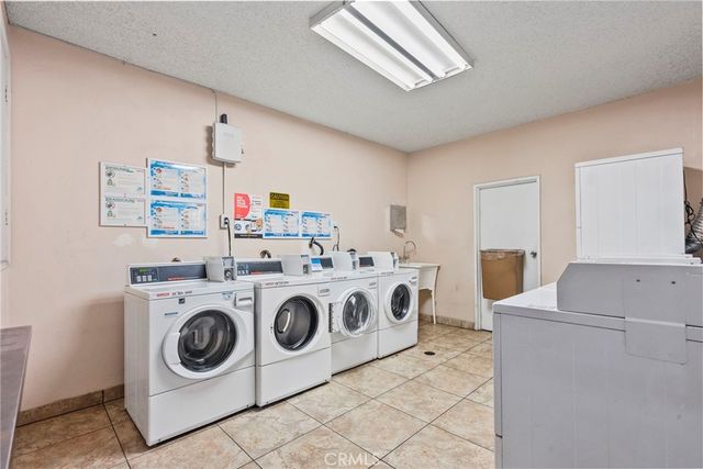 5400 Newcastle, Encino, CA 91316