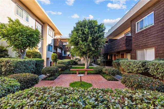 5400 Newcastle, Encino, CA 91316