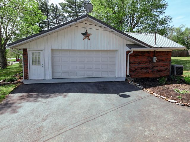 202 Willa Drive, Monticello, KY 42633