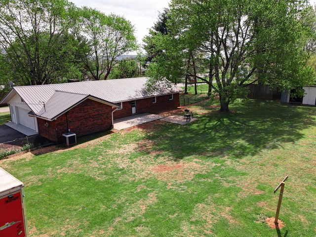 202 Willa Drive, Monticello, KY 42633