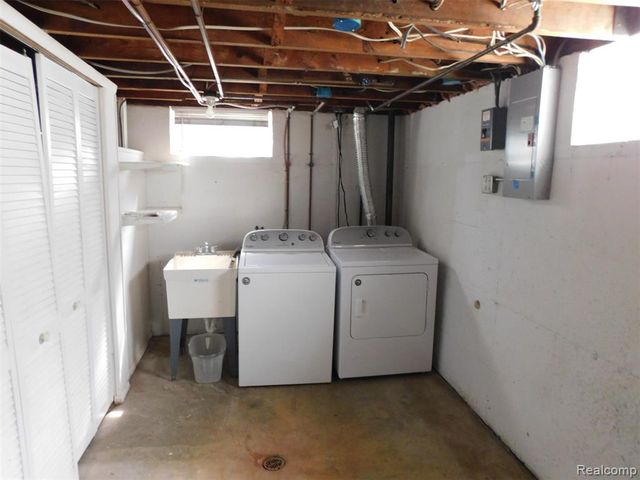 1524 Emmons Avenue, Birmingham, MI 48009