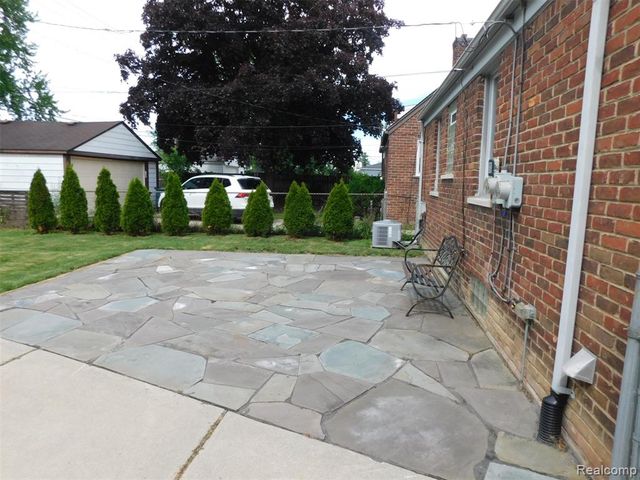 1524 Emmons Avenue, Birmingham, MI 48009