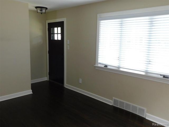 1524 Emmons Avenue, Birmingham, MI 48009