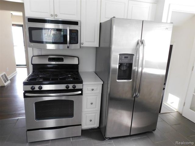 1524 Emmons Avenue, Birmingham, MI 48009
