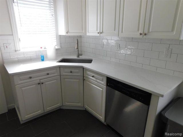 1524 Emmons Avenue, Birmingham, MI 48009