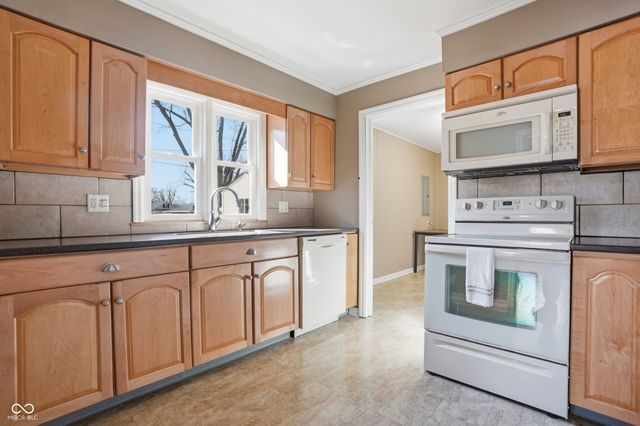 201 N East Street, Pendleton, IN 46064