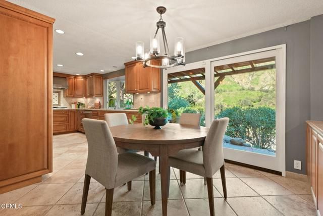 2533 Canyon View Lane, Pasadena, CA 91107