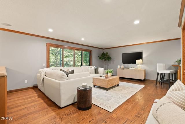 2533 Canyon View Lane, Pasadena, CA 91107