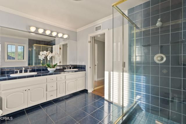 2533 Canyon View Lane, Pasadena, CA 91107