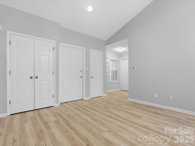 9404 S Vicksburg Park Court, Charlotte, NC 28210