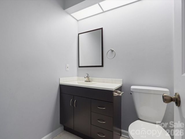 9404 S Vicksburg Park Court, Charlotte, NC 28210