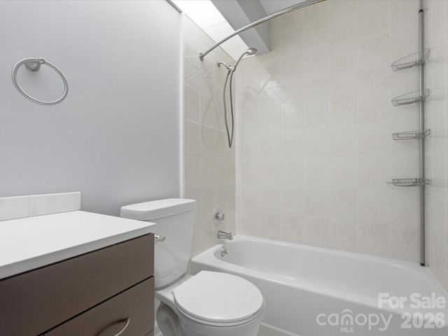 9404 S Vicksburg Park Court, Charlotte, NC 28210