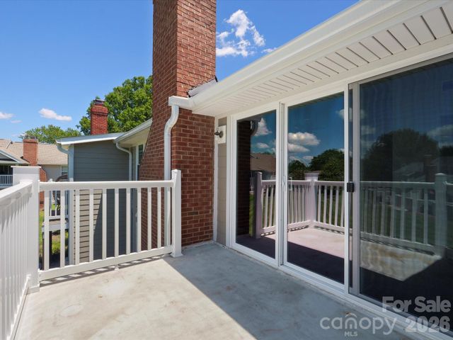 9404 S Vicksburg Park Court, Charlotte, NC 28210