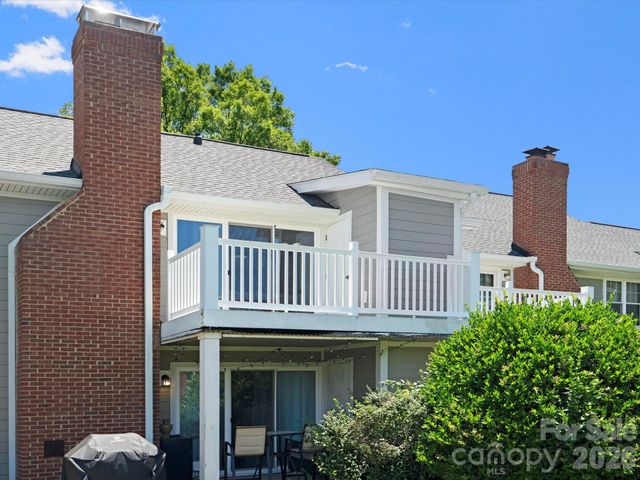 9404 S Vicksburg Park Court, Charlotte, NC 28210