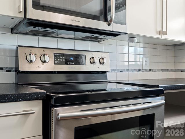 9404 S Vicksburg Park Court, Charlotte, NC 28210