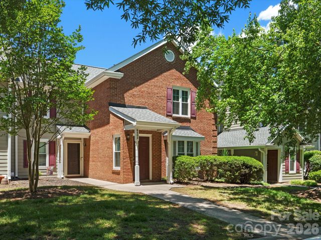 9404 S Vicksburg Park Court, Charlotte, NC 28210