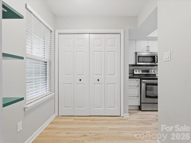 9404 S Vicksburg Park Court, Charlotte, NC 28210