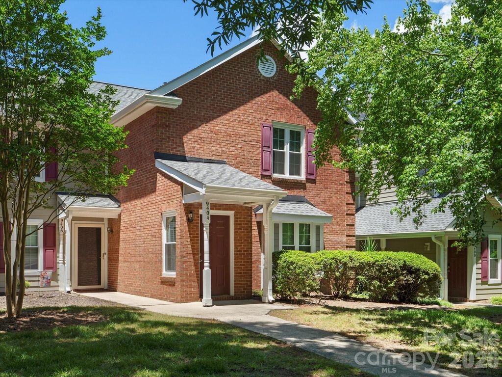 9404 S Vicksburg Park Court, Charlotte, NC 28210