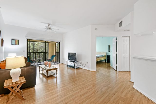 2727 Anzio Court 307, Palm Beach Gardens, FL 33410