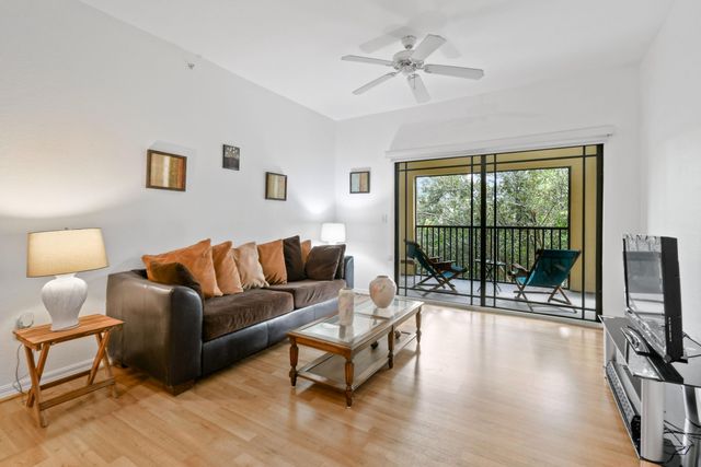 2727 Anzio Court 307, Palm Beach Gardens, FL 33410