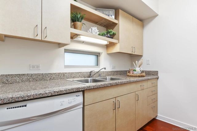 425 W Beech St 327, San Diego, CA 92101