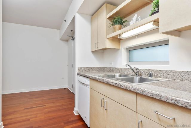 425 W Beech St 327, San Diego, CA 92101