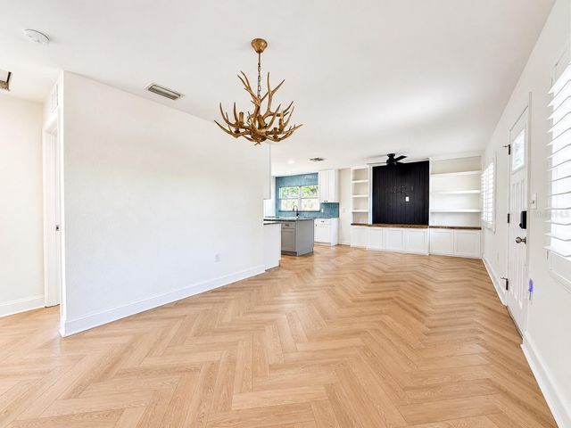 4305 W BAY AVENUE, Tampa, FL 33616