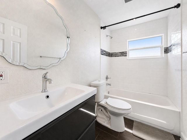 4305 W BAY AVENUE, Tampa, FL 33616