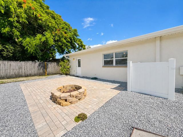 4305 W BAY AVENUE, Tampa, FL 33616