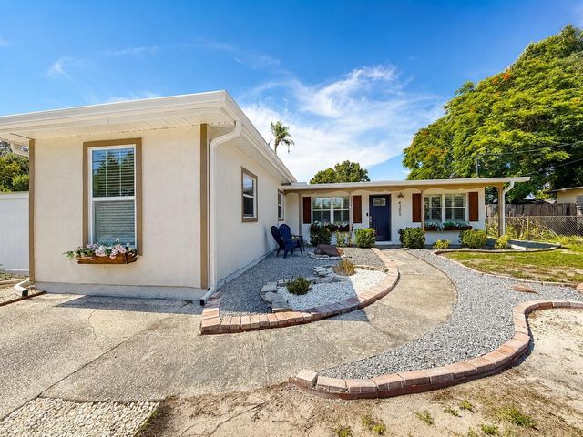 4305 W BAY AVENUE, Tampa, FL 33616
