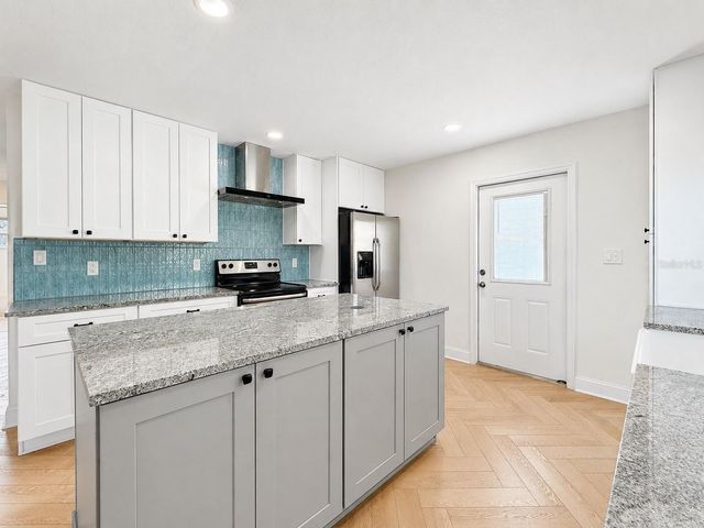 4305 W BAY AVENUE, Tampa, FL 33616