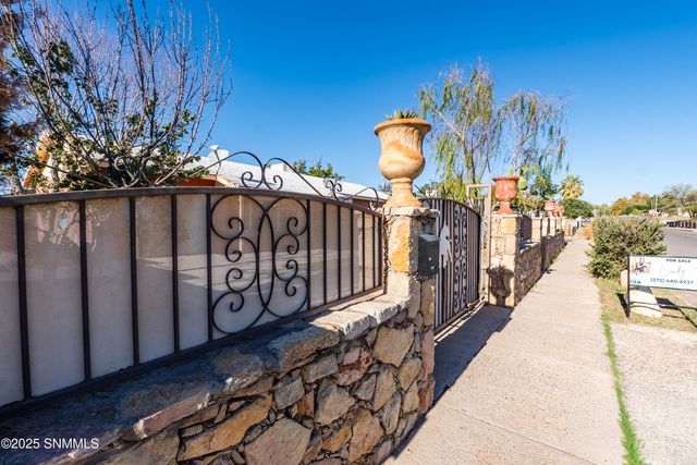 1805 E Colorado Avenue, Las Cruces, NM 88001