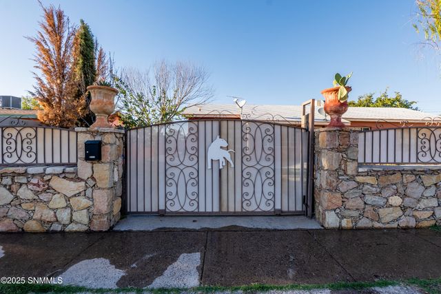 1805 E Colorado Avenue, Las Cruces, NM 88001