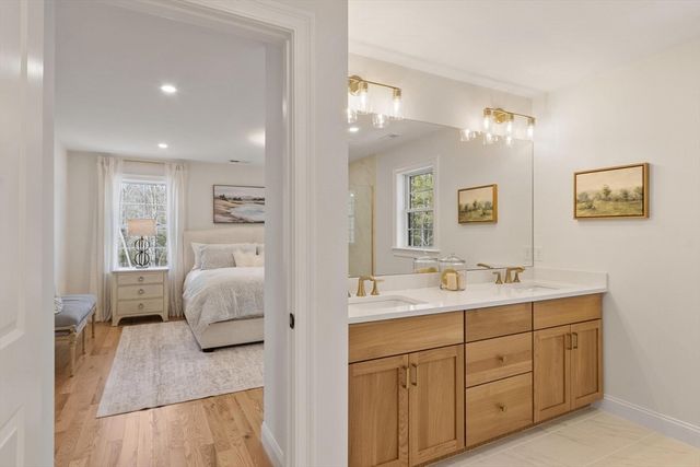 77 Oliver Pond Circle 10, Franklin, MA 02038