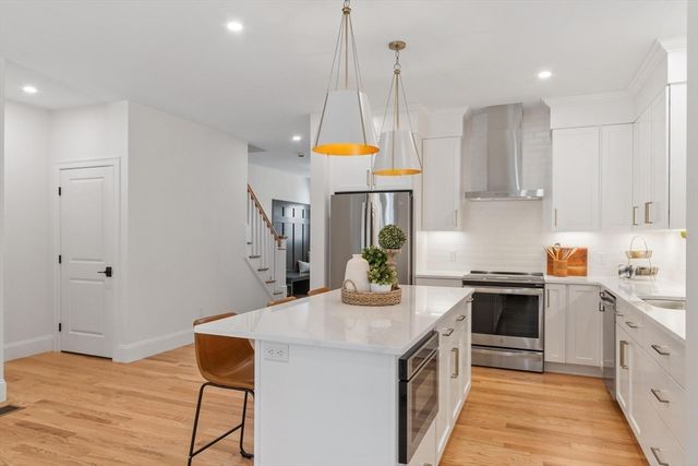 77 Oliver Pond Circle 10, Franklin, MA 02038