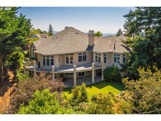 2663 RIDGEMONT Dr, Eugene, OR 97405