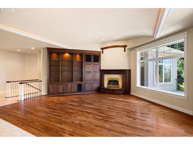 2663 RIDGEMONT Dr, Eugene, OR 97405