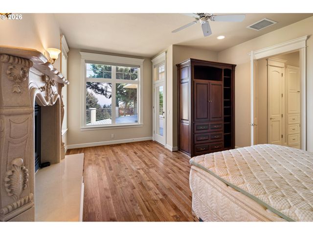 2663 RIDGEMONT Dr, Eugene, OR 97405