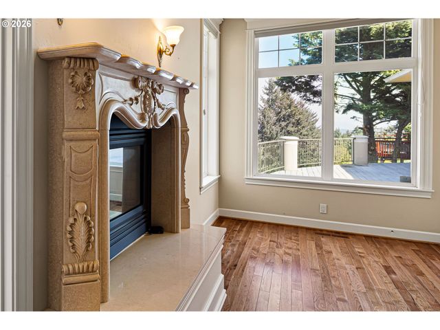 2663 RIDGEMONT Dr, Eugene, OR 97405