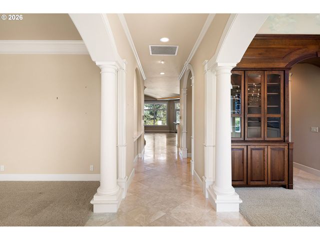 2663 RIDGEMONT Dr, Eugene, OR 97405
