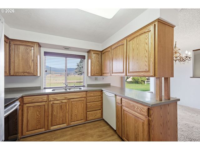 2541 MARCOLA Rd, Springfield, OR 97477