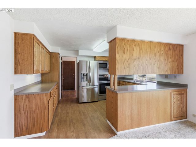 2541 MARCOLA Rd, Springfield, OR 97477