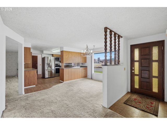 2541 MARCOLA Rd, Springfield, OR 97477